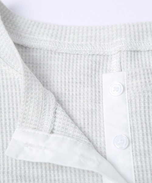 La-gemme(ラジェム)の「ヘンリーネッククロップドトップス(Tシャツ/カットソー・レディース・ブラック/カーキ/チャコールグレー/杢グレー・フリー)」の7枚目の写真