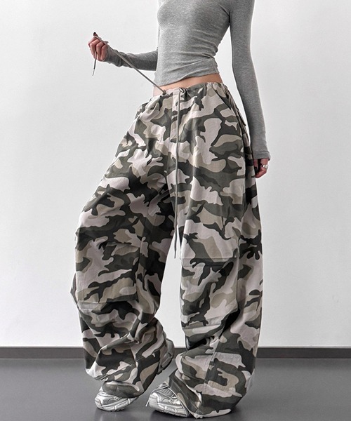 Ressaca（レサーカ）の「ワイドシルエットカモフラージュ柄パンツ（その他パンツ・レディース・カモフラージュ/グレー系カモフラージュ・M/L）」の2枚目の写真