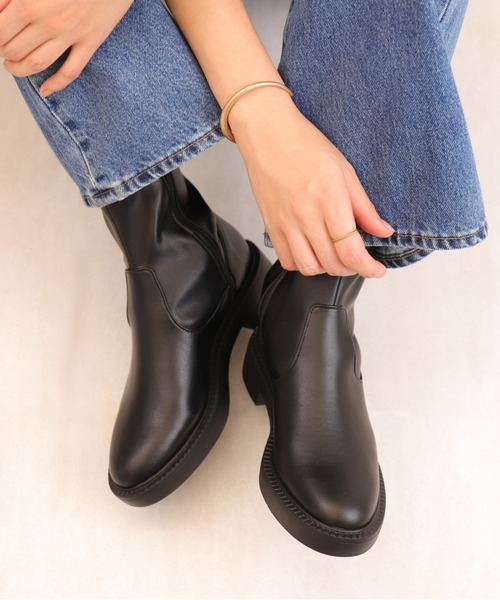 artemis by DIANA（アルテミスバイダイアナ）の「【軽量】厚底 ストレッチショートブーツ（ブーツ・レディース・ブラック/ブラック系その他・22.5cm/23.0cm/23.5cm/24.0cm/24.5cm/25.0cm/22.0cm）」の9枚目の写真
