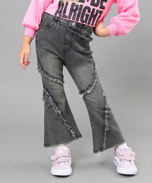 ANAP kids（アナップキッズ）の「フレンジ フレア デニム パンツ【ジュニアお揃い】（デニムパンツ・キッズ・ブルー/ブラック・130/120/110）」の6枚目の写真