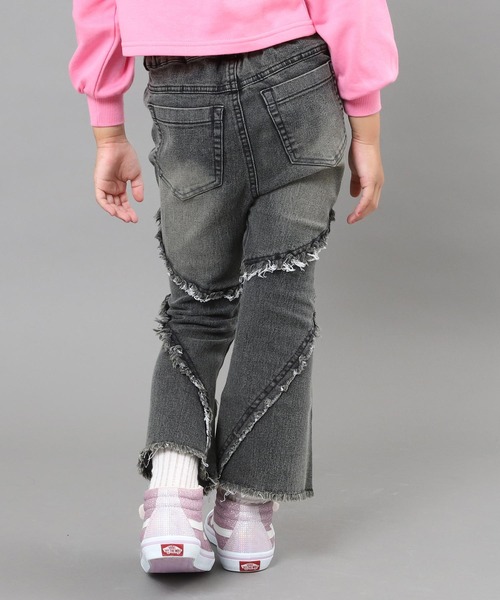 ANAP kids（アナップキッズ）の「フレンジ フレア デニム パンツ【ジュニアお揃い】（デニムパンツ・キッズ・ブルー/ブラック・130/120/110）」の17枚目の写真
