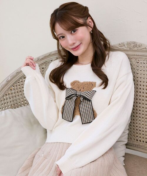 MAJESTIC LEGON(マジェスティックレゴン)の「リボン付きくまちゃんニット(ニット/セーター・レディース・ネイビー/ピンク/レッド/アイボリー・MEDIUM)」の11枚目の写真
