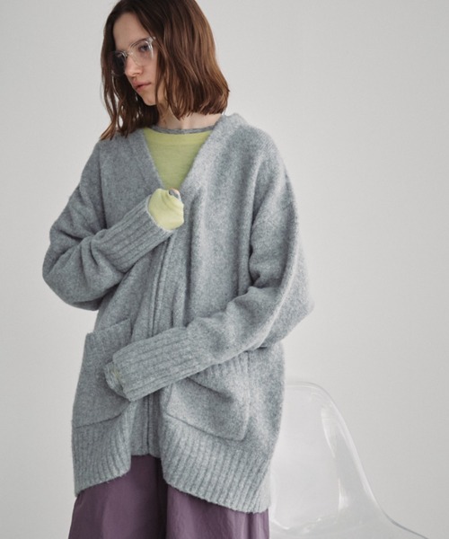 Auntie Rosa Holiday(アンティローザホリデー)の「Vネックジップカーディガン(カーディガン/ボレロ・レディース・グレー/ピンク/ブラック・FREE)」の3枚目の写真