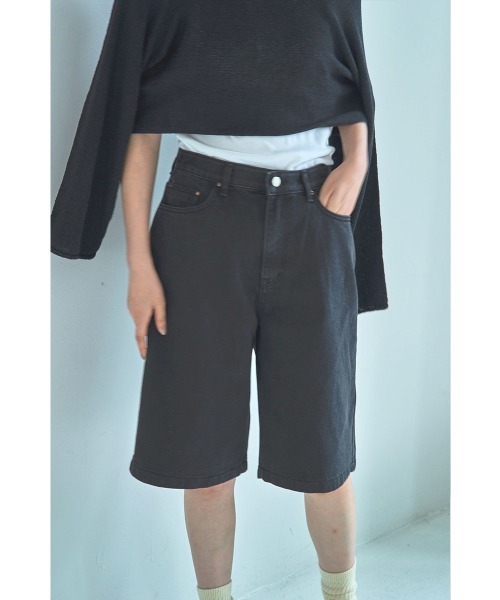 marjour（マージュール）の「DENIM BERMUDA SHORTS（デニムパンツ・レディース・ブラック・M）」の5枚目の写真