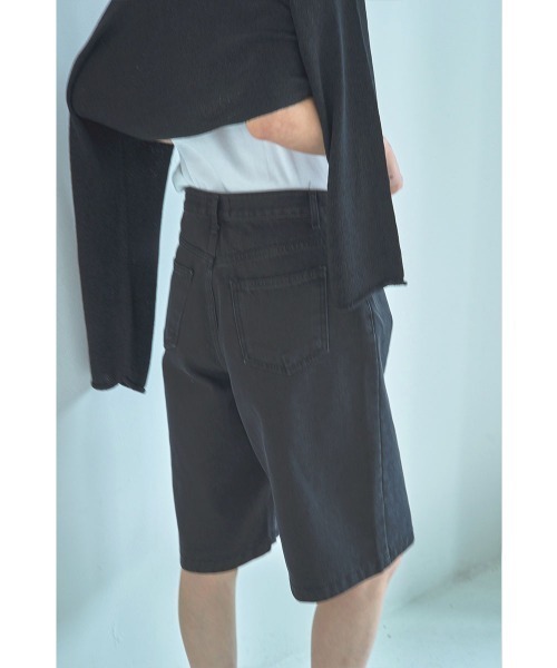 marjour（マージュール）の「DENIM BERMUDA SHORTS（デニムパンツ・レディース・ブラック・M）」の6枚目の写真