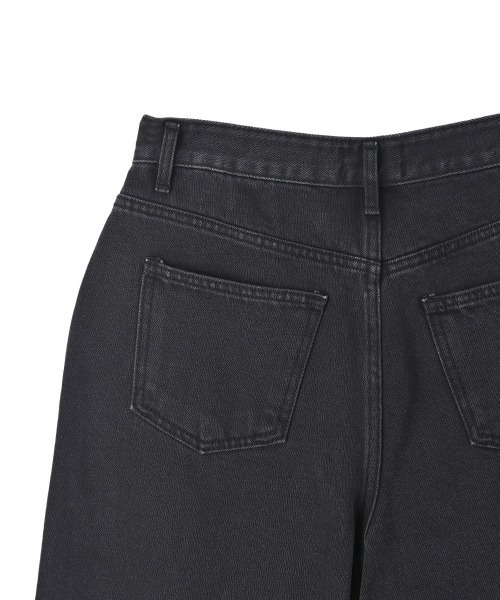 marjour（マージュール）の「DENIM BERMUDA SHORTS（デニムパンツ・レディース・ブラック・M）」の18枚目の写真