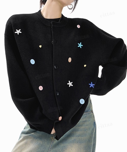 Dalfwin（ダールフィン）の「韓国ファッション ランダムボタンデザインニットカーディガン（カーディガン/ボレロ・レディース・ブラック/グレー・FREE）」の3枚目の写真