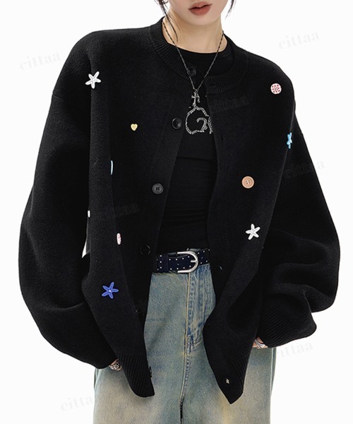 Dalfwin（ダールフィン）の「韓国ファッション ランダムボタンデザインニットカーディガン（カーディガン/ボレロ・レディース・ブラック/グレー・FREE）」の8枚目の写真