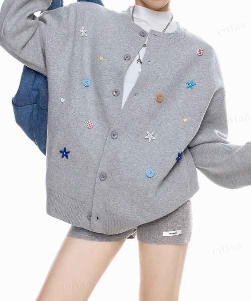 Dalfwin（ダールフィン）の「韓国ファッション ランダムボタンデザインニットカーディガン（カーディガン/ボレロ・レディース・ブラック/グレー・FREE）」の17枚目の写真