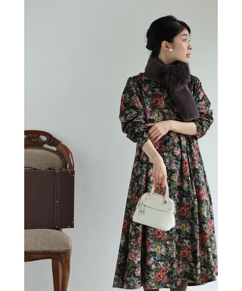 cawaii(カワイイ)の「ヴィンテージ風花柄プリントのコットンコーデュロイミディアムワンピース(ワンピース・レディース・マルチ・FREE)」の1枚目の写真