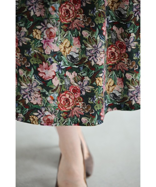 cawaii(カワイイ)の「ヴィンテージ風花柄プリントのコットンコーデュロイミディアムワンピース(ワンピース・レディース・マルチ・FREE)」の15枚目の写真