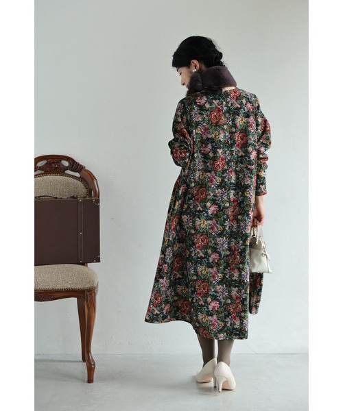 cawaii(カワイイ)の「ヴィンテージ風花柄プリントのコットンコーデュロイミディアムワンピース(ワンピース・レディース・マルチ・FREE)」の3枚目の写真