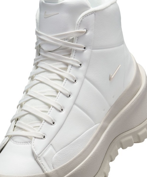 NIKE(ナイキ)の「NIKE Blazer Roam Mid(ナイキ ウィメンズ ブレーザー ローム MID)(スニーカー・レディース・ホワイト系/ブラック系・23cm/23.5cm/24cm/24.5cm/25cm)」の11枚目の写真