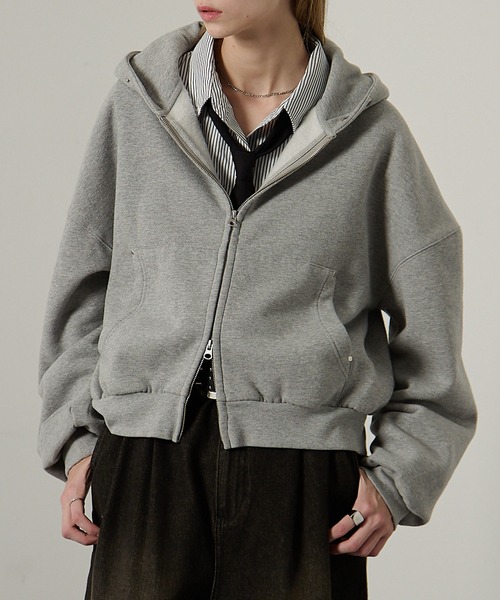 Alfred Alex(アルフレッドアレックス)の「【Alfred Alex】スタッズショートダブルジップパーカー(パーカー・レディース・杢グレー/ブラウン/スミクロ・L/M)」の4枚目の写真