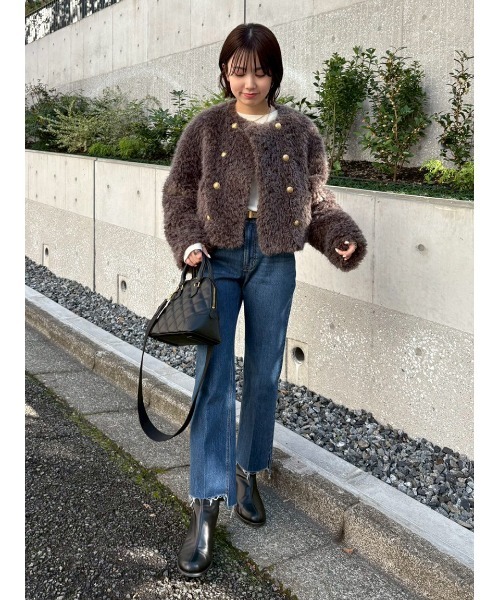 金釦フェイクファー短丈ジャケット（ノーカラージャケット）｜Mila