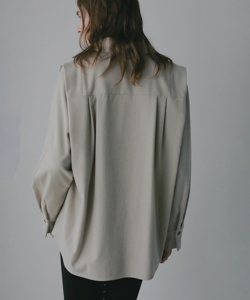 MANOF(マノフ)の「MELTON WIDE COLLAR SHIRTS(シャツ/ブラウス・レディース・ベージュ/チャコールグレー・F)」の7枚目の写真