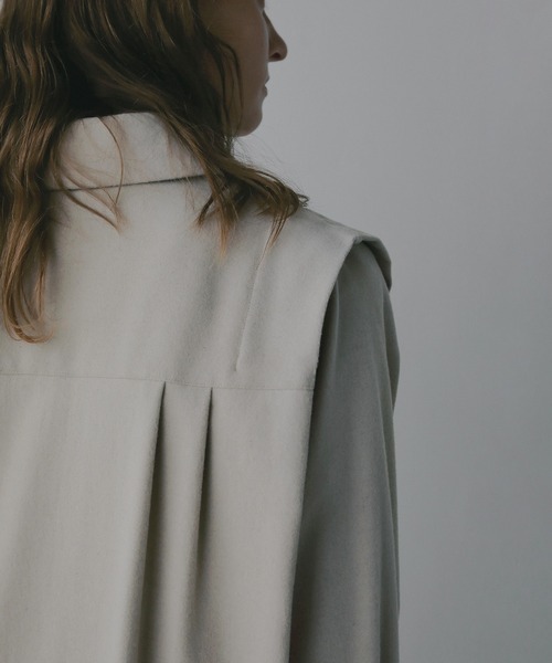 MANOF(マノフ)の「MELTON WIDE COLLAR SHIRTS(シャツ/ブラウス・レディース・ベージュ/チャコールグレー・F)」の9枚目の写真