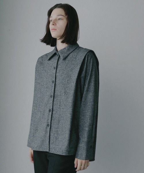 MANOF(マノフ)の「MELTON WIDE COLLAR SHIRTS(シャツ/ブラウス・レディース・ベージュ/チャコールグレー・F)」の15枚目の写真