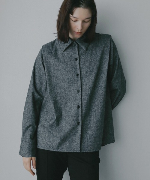MANOF(マノフ)の「MELTON WIDE COLLAR SHIRTS(シャツ/ブラウス・レディース・ベージュ/チャコールグレー・F)」の14枚目の写真