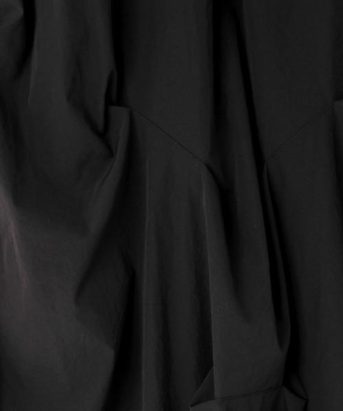 LOWRYS FARM（ローリーズファーム）の「タックボリュームスカート　605908（スカート・レディース・ブラック/オフホワイト・FREE）」の10枚目の写真