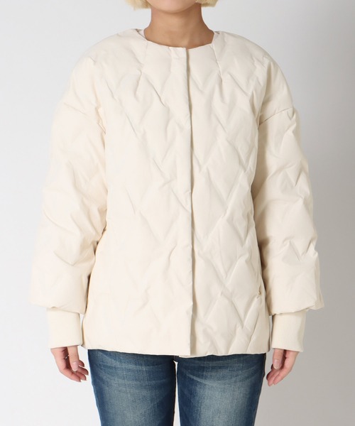 Jines（ジネス）の「ステッチレスノーカラーダウンジャケット（ダウンジャケット/コート・レディース・ブラック/アイボリー・38）」の3枚目の写真