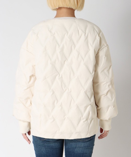 Jines（ジネス）の「ステッチレスノーカラーダウンジャケット（ダウンジャケット/コート・レディース・ブラック/アイボリー・38）」の5枚目の写真