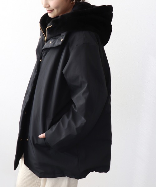 Jines(ジネス)の「ステッチレス ライナー付きダウンジャケット(ダウンジャケット/コート・レディース・アイボリー/ブラック・38)」の2枚目の写真