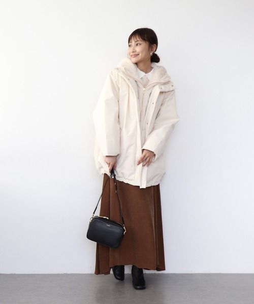 Jines(ジネス)の「ステッチレス ライナー付きダウンジャケット(ダウンジャケット/コート・レディース・アイボリー/ブラック・38)」の3枚目の写真