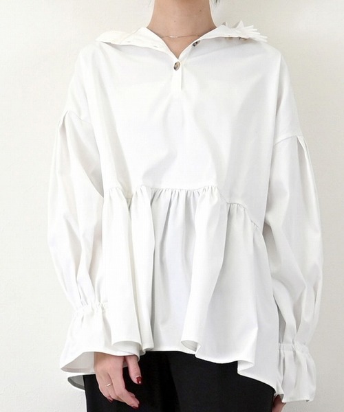 STYLEBLOCK（スタイルブロック）の「ピーチツイルフリルブラウス（シャツ/ブラウス・レディース・グレイッシュベージュ/ホワイト/ブラック・M）」の2枚目の写真