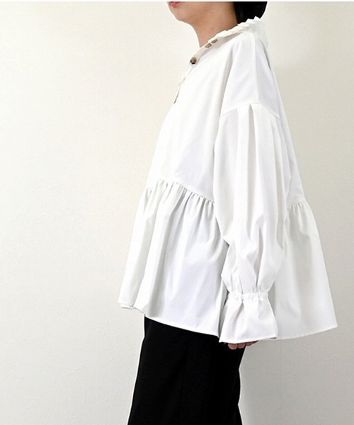 STYLEBLOCK（スタイルブロック）の「ピーチツイルフリルブラウス（シャツ/ブラウス・レディース・グレイッシュベージュ/ホワイト/ブラック・M）」の6枚目の写真