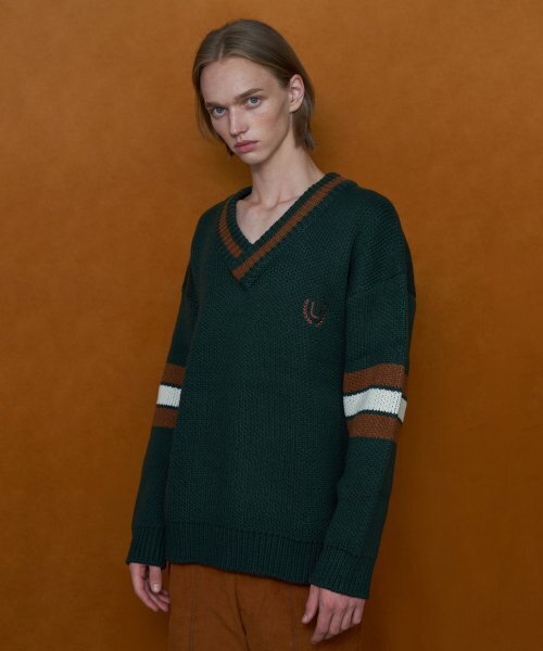V‑Neck longsleeve rib knit — V‑образный вырез, трикотажная футболка (зелёная)