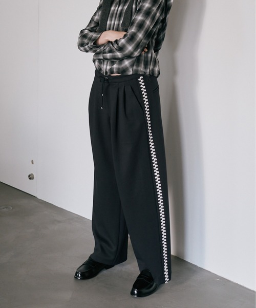 Muel Chic(ミュエルシック)の「Perth pants パースパンツ(その他パンツ・レディース・オフホワイト/ネイビー/ブラウン・MEDIUM/SMALL)」の1枚目の写真