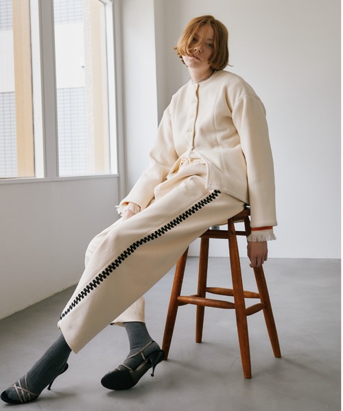 Muel Chic(ミュエルシック)の「Perth pants パースパンツ(その他パンツ・レディース・オフホワイト/ネイビー/ブラウン・MEDIUM/SMALL)」の2枚目の写真