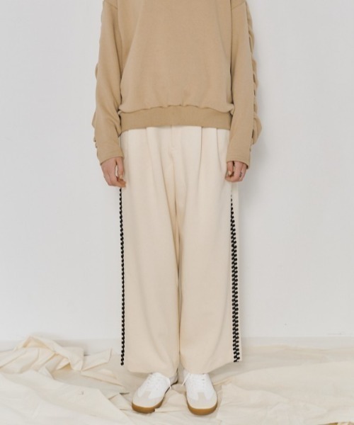 Muel Chic(ミュエルシック)の「Perth pants パースパンツ(その他パンツ・レディース・オフホワイト/ネイビー/ブラウン・MEDIUM/SMALL)」の13枚目の写真