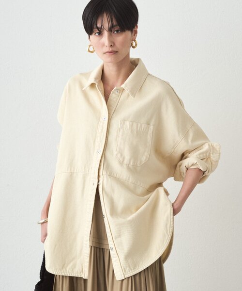 LOUNGEDRESS（ラウンジドレス）の「スウィッチカラーデニムシャツ（シャツ/ブラウス・レディース・イエロー・FREE）」の4枚目の写真