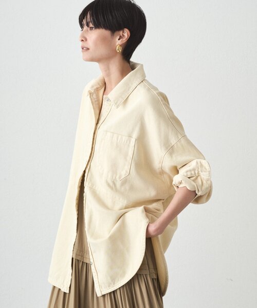LOUNGEDRESS（ラウンジドレス）の「スウィッチカラーデニムシャツ（シャツ/ブラウス・レディース・イエロー・FREE）」の5枚目の写真