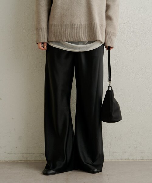 Omekashi（オメカシ）の「サテンバイアスイージーパンツ（その他パンツ・レディース・オフホワイト/ピンク/ブラック・38/36）」の3枚目の写真