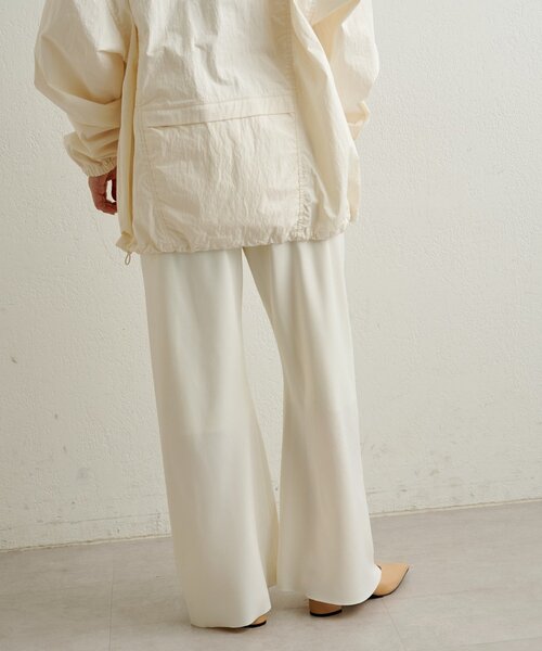 Omekashi（オメカシ）の「サテンバイアスイージーパンツ（その他パンツ・レディース・オフホワイト/ピンク/ブラック・38/36）」の10枚目の写真