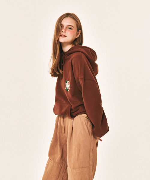 VERSE ONE(バースワン)の「FLOWER SYMBOL LOGO PULLOVER HOODIE BROWN(パーカー・レディース・その他・SMALL/MEDIUM/LARGE)」の6枚目の写真