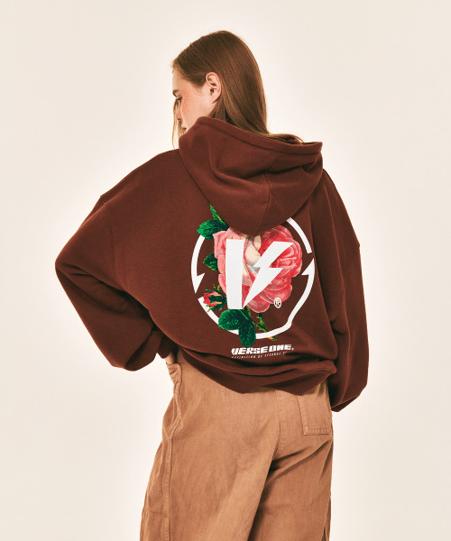 VERSE ONE(バースワン)の「FLOWER SYMBOL LOGO PULLOVER HOODIE BROWN(パーカー・レディース・その他・SMALL/MEDIUM/LARGE)」の7枚目の写真