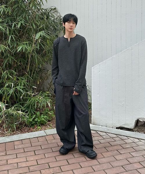 LEARVE(ルアブ)の「コーブ フック ヘンリーネック Tシャツ ブラック(Tシャツ/カットソー・メンズ・その他・MEDIUM/LARGE/X-LARGE)」の6枚目の写真