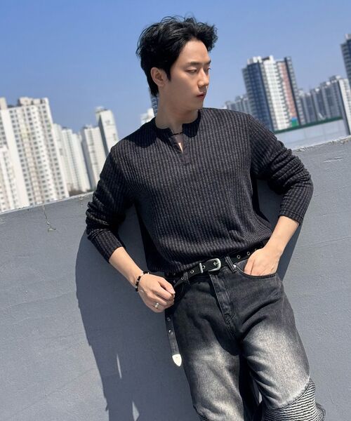 LEARVE(ルアブ)の「コーブ フック ヘンリーネック Tシャツ ブラック(Tシャツ/カットソー・メンズ・その他・MEDIUM/LARGE/X-LARGE)」の8枚目の写真