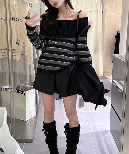 HALEY PESCA(ヘーリーペスカ)の「HALEY PESCA/ボーダーオフショルダーニット(ニット/セーター・レディース・グレー/ブラック/ブラウン・FREE)」の4枚目の写真