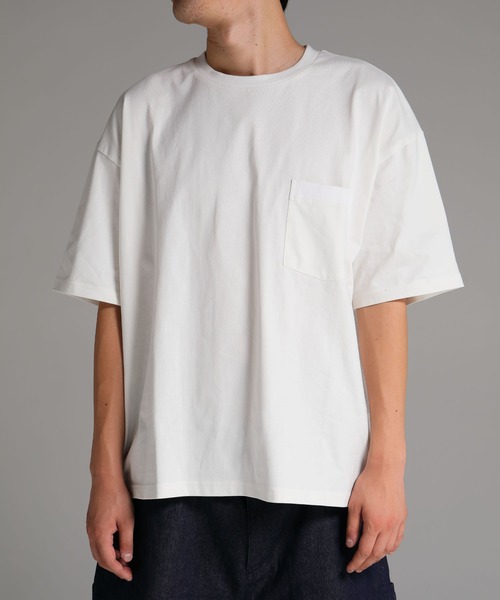 DELUXE✨デラックス✨ SAVAGE CONNOR WHITE✨XLサイズ DELUXE（デラックス）の「SAVAGE CONNOR（Tシャツ/カットソー）」 - WEAR