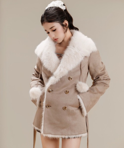 silent(and)（サイレントアンド）の「Velvet BonBon Coat(Long)（ムートンコート・レディース・ベージュ/ブラウン・LONG）」の6枚目の写真