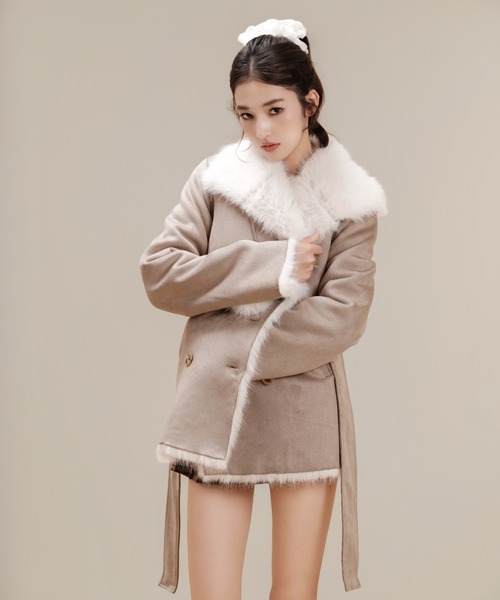 silent(and)（サイレントアンド）の「Velvet BonBon Coat(Long)（ムートンコート・レディース・ベージュ/ブラウン・LONG）」の10枚目の写真
