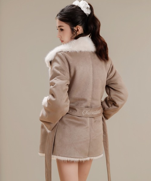 silent(and)（サイレントアンド）の「Velvet BonBon Coat(Long)（ムートンコート・レディース・ベージュ/ブラウン・LONG）」の12枚目の写真