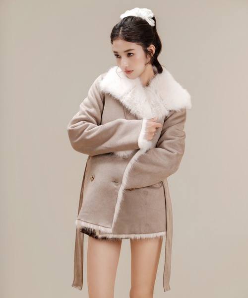 silent(and)（サイレントアンド）の「Velvet BonBon Coat(Long)（ムートンコート・レディース・ベージュ/ブラウン・LONG）」の13枚目の写真