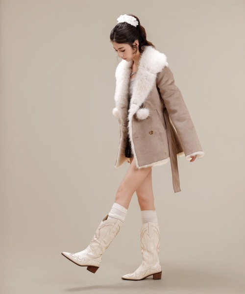 silent(and)（サイレントアンド）の「Velvet BonBon Coat(Long)（ムートンコート・レディース・ベージュ/ブラウン・LONG）」の19枚目の写真