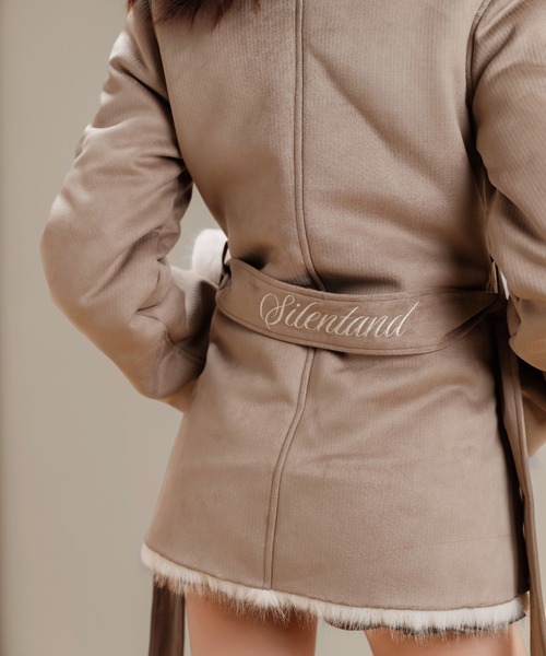 silent(and)（サイレントアンド）の「Velvet BonBon Coat(Long)（ムートンコート・レディース・ベージュ/ブラウン・LONG）」の18枚目の写真